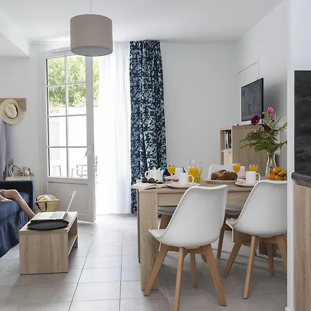 Hotel apartamentowy Prestige Odalys Reve D'ile 4*